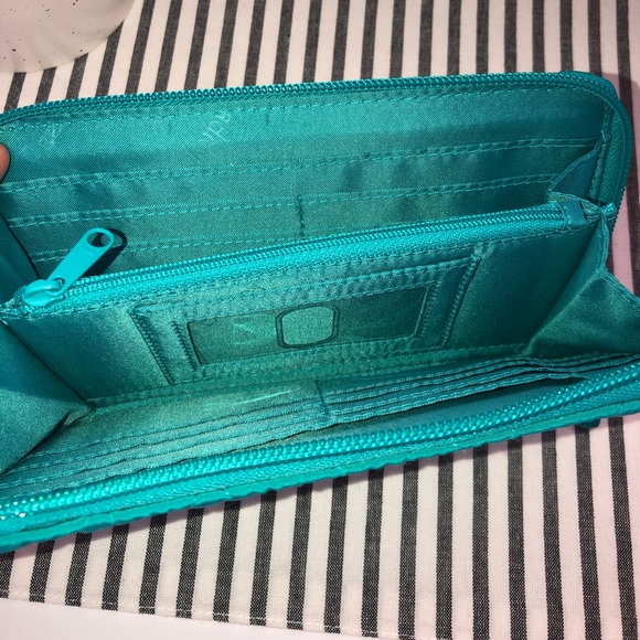 Vera Bradley Wallet - Picture 6 of 8